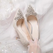 银色订婚婚鞋2024年春季水晶绝美主婚纱结婚新娘鞋高跟鞋细跟