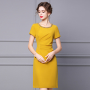 枝荔黄色连衣裙夏季女2023年高级感钉钻褶皱，短袖收腰显瘦裙子