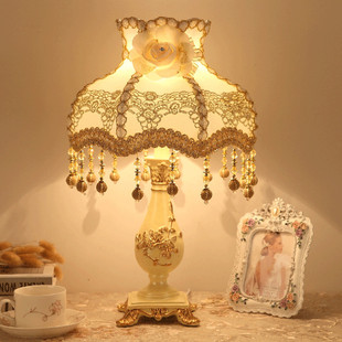 欧式卧室台灯ins少女，床头灯结婚礼物婚房创意复古公主小奢华