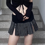㊣韩国23夏chic女人味，双侧拉链铆钉，竖条纹复古短裙