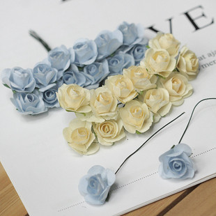 仿真纸花玫瑰小花束香槟色，浅蓝色花头直径2厘米一束12朵