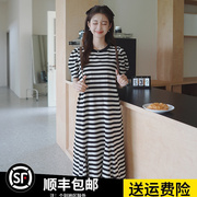 黑白条纹连衣裙女夏2023法式设计感泡泡袖宽松休闲长款鱼尾裙
