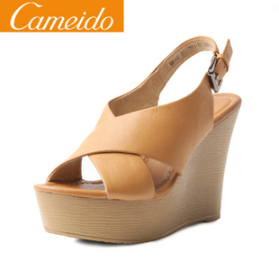  卡美多 夏季新款 复古罗马风木纹底坡凉鞋跟防水台女士鱼嘴凉鞋