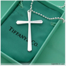 Venta al por mayor de joyería de plata de Tiffany de Halloween hombres de baja estatura suéter cadena collar de cadena con la cruz Aleros