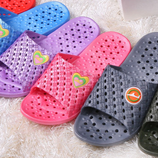 Jane three golden crowns lovers thick soft non-slip plastic bathroom slippers cooling slippers for men and women at  end of a P2324