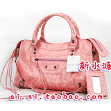 淘宝热卖 Balenciaga/巴黎世家细纹皮-流苏银扣机车包中号 粉色