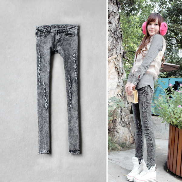2012 new hole in jeans snow pants feet gray pencil pants Korea pants 1700