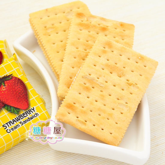 糖糖屋进口零食/特产食品菲律宾向日葵夹心饼干草莓味135(145)g