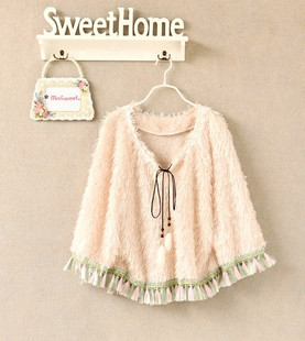 求外套啊,斗篷类型的外套。 适合17 18岁的女生