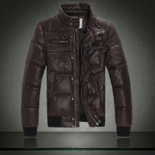 Пуховик мужской Armani 2012 Короткая (до пояса и выше) Утеплённая модель Однотонный цвет Пуховик мужской Armani 2012 Armani / armani Модная одежда для отдыха Однотонная модель Верхняя одежда Молодежь Более 90 белый утиный пух Короткая (до пояса и выше) Классический рукав Однотонный цвет