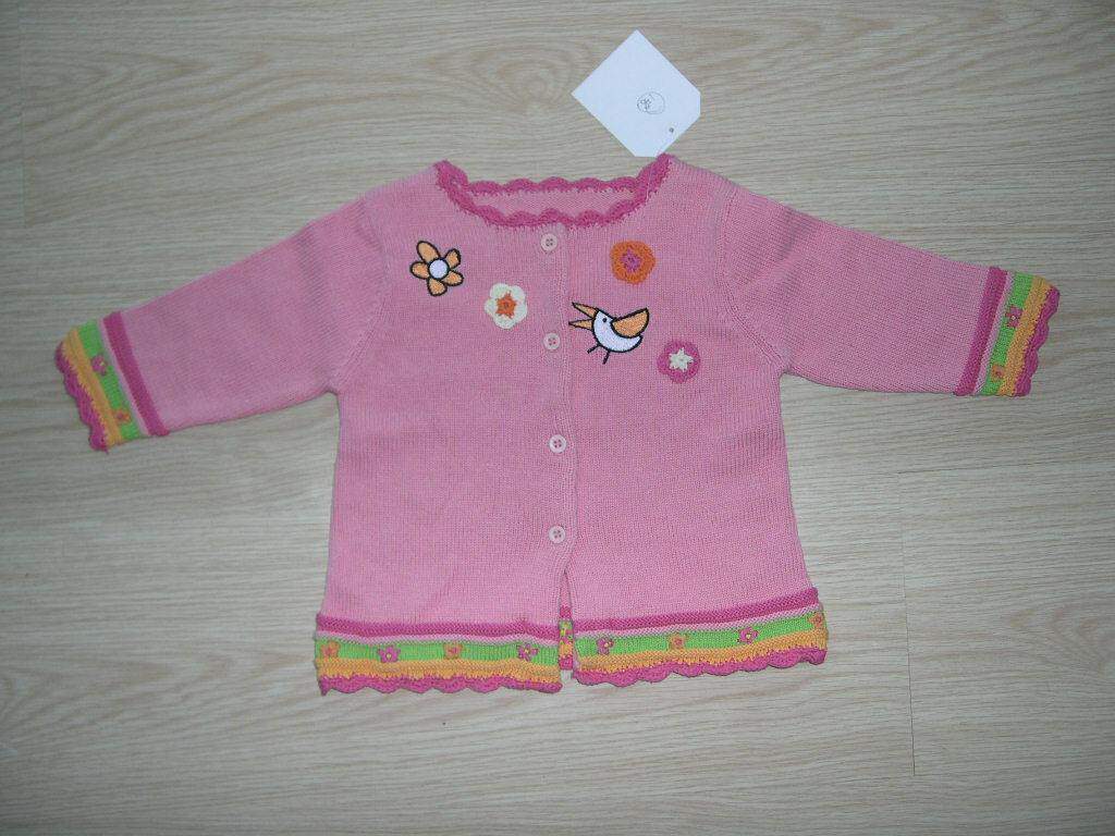 <em>儿童毛衣</em>,Ducci设计.粉色织花. 蝙蝠衫.八折需改