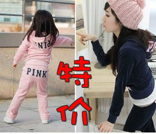  亲子装春装母女装韩版女童装PINK长袖套装儿童天鹅绒运动套装
