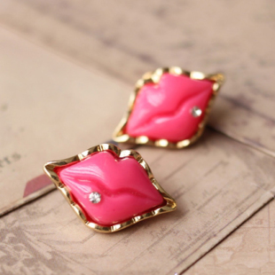  欧美外贸BJ同款混搭风粉色嘴唇钻石小耳钉