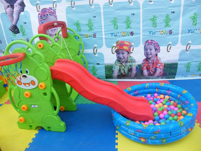 育童小熊滑梯秋千球池300個海洋球兒童室內組合滑滑梯幼兒園玩具在類目 玩具/童車/益智/積木/模型, 遊樂/教學設備/大型設施, 滑梯中 - 來自Buy2taobao.com提供專業的淘寶代購服務