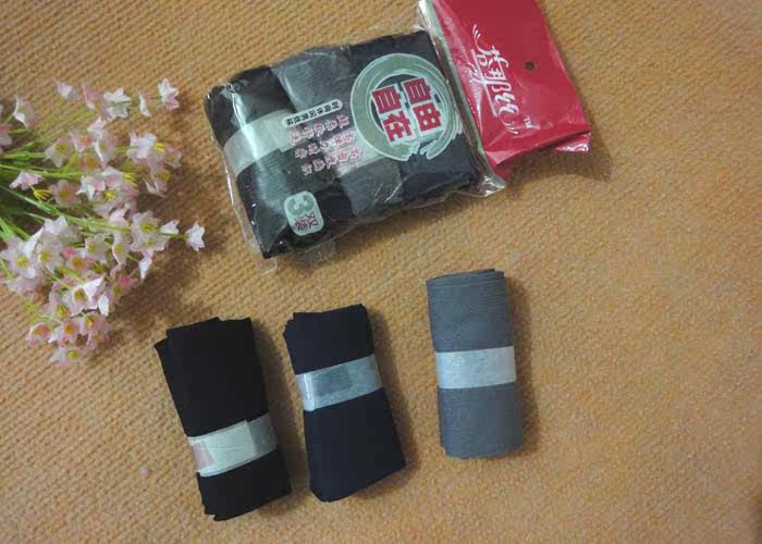 足球宝贝的丝袜和棉袜图片