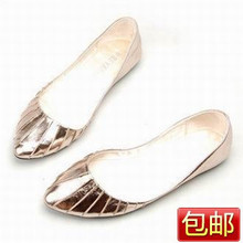 {秒杀}Beyarne贝娅妮 2010秋冬新款英伦风亮面平跟单鞋软底女鞋子