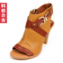 韩都衣舍⑤现货韩国12夏季新品靴帮皮带扣后粗跟女<span class=H>凉鞋</span>SH1009晞
