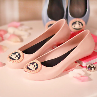  VivienneWestw**d立体LOGO果冻平底鞋船鞋女凉鞋清仓平底凉鞋平跟