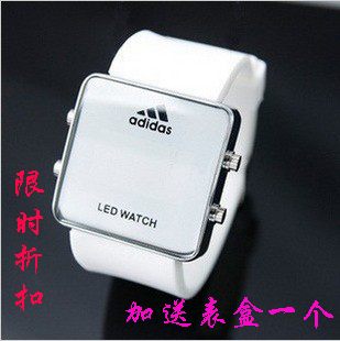  阿迪达斯男女生电子表 韩版情侣手表 时尚学生表 LED手表 果冻表
