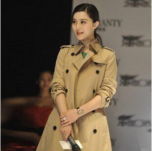 【米色<em>风衣</em>2012新款】_米色<em>风衣</em>搭配裙子图片