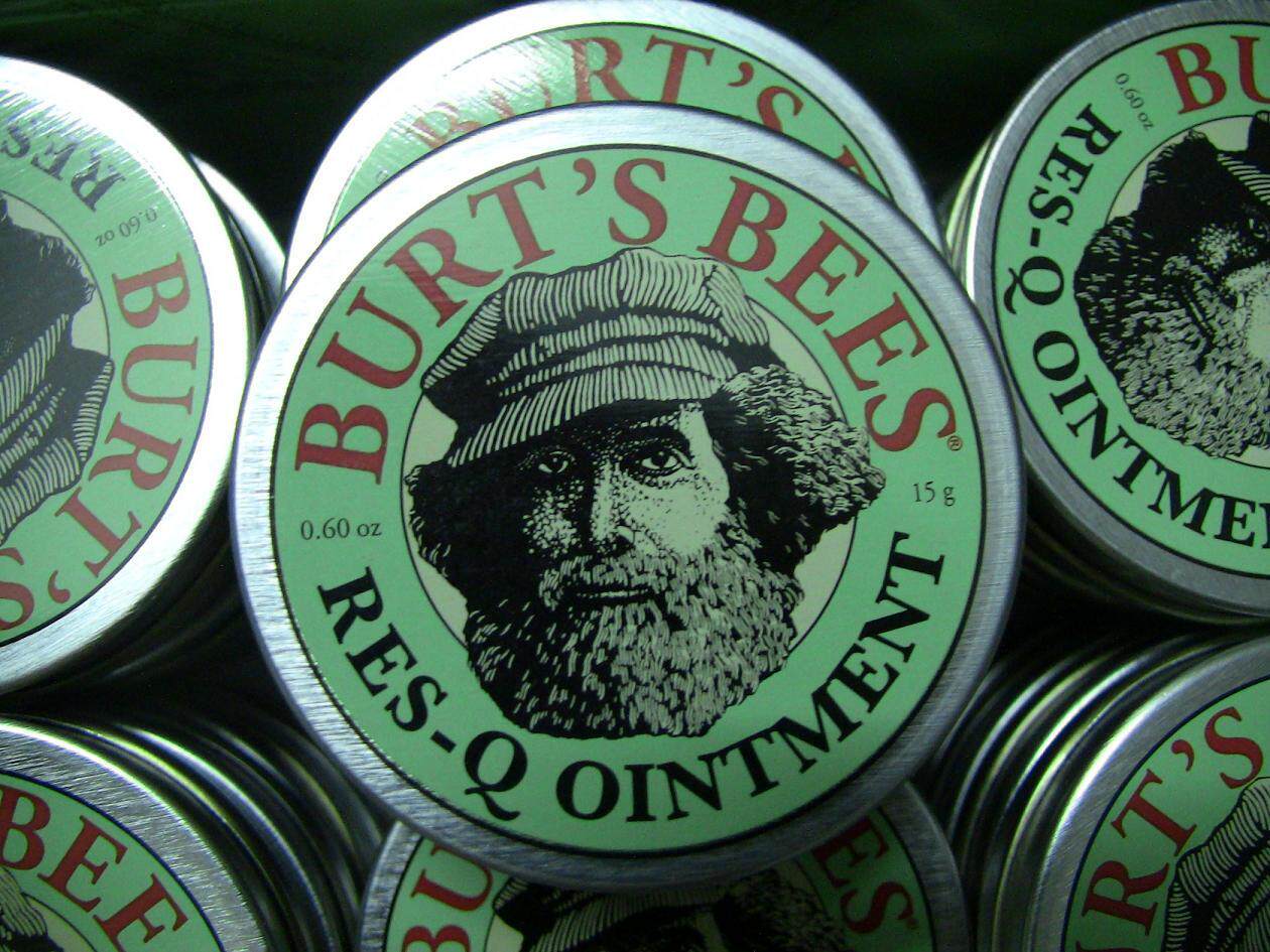 店主强烈推荐！假一赔百2011年产Burt's Bees小蜜蜂神奇紫草膏15g