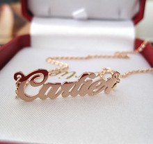 Cartier Cartier LOGOTIPO carta colgante de collar de cadena en oro rosa de 14k clavícula nueva de titanio mujeres