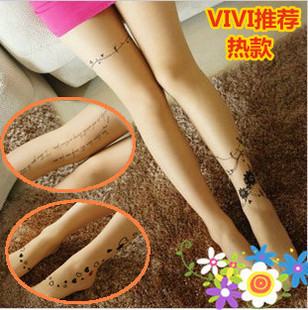 单 VIVI杂志款手绘印花纹身感肤色丝袜 英文字