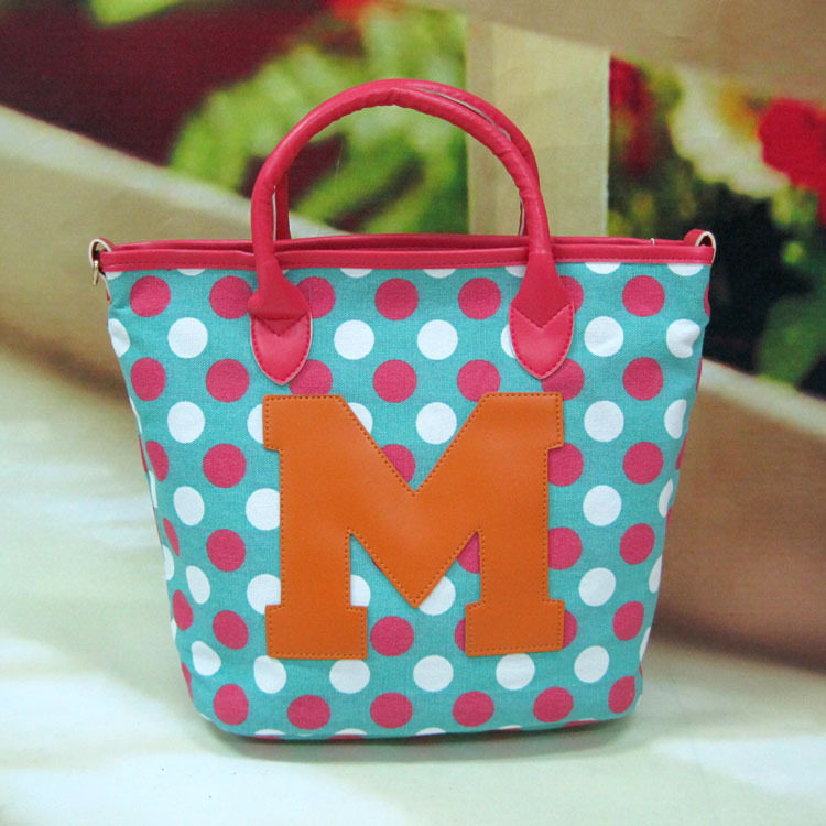 叉子与<em>女孩</em>医生包圆桶小<em>箱包绯闻女孩</em>仿皮包花