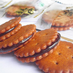  黑糖麦芽饼 代餐饼干 台湾进口零食品 黑糖饼干 3包包邮 买5送1