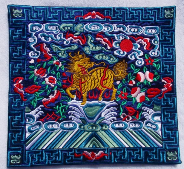 丝绸黄色花色热卖礼品中国古代武官一品麒麟补子绣片绣花工艺绣品在类目 居家布艺, 缝纫DIY材料、工具及成品, 缝纫DIY配件/辅料/配饰, 布贴中 - 来自Buy2taobao.com提供专业的淘宝代购服务