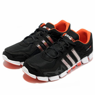  正品adidas 阿迪达斯三叶草男女 跑步鞋毛毛虫四代清风跑步V20374