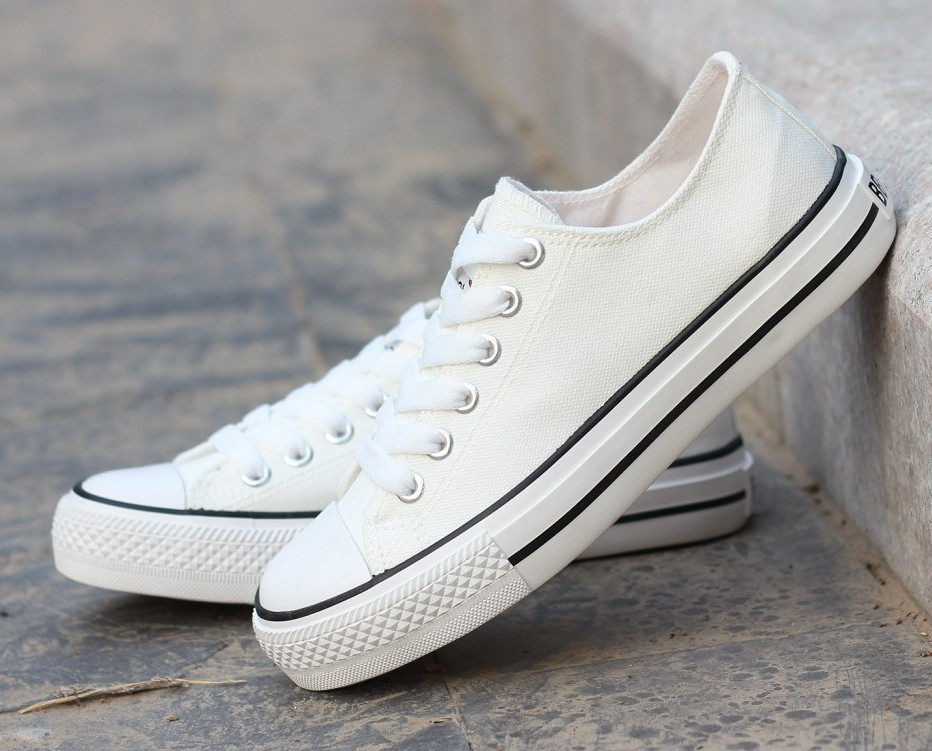 品牌百搭韩版纯色低帮<em>帆布鞋女</em>系带可手绘浅口