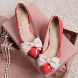  婚鞋伴娘鞋　宴会鞋 尖头漆皮蝴蝶结糖果撞色红色中跟粗跟女单鞋