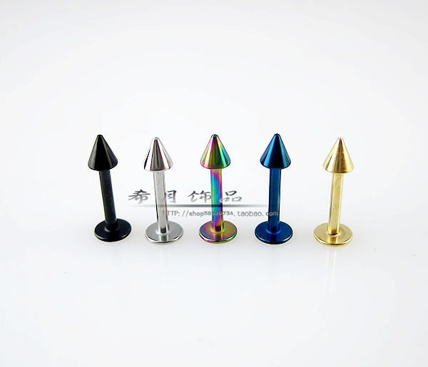 【鼻钉<em>唇钉</em>耳钉】_打鼻钉的<em>照片</em>_刚打耳洞要