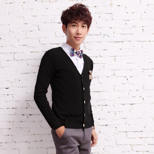 春秋男装小熊纯色<em>线衫男士</em>休闲V领<em>开衫</em>毛衣外