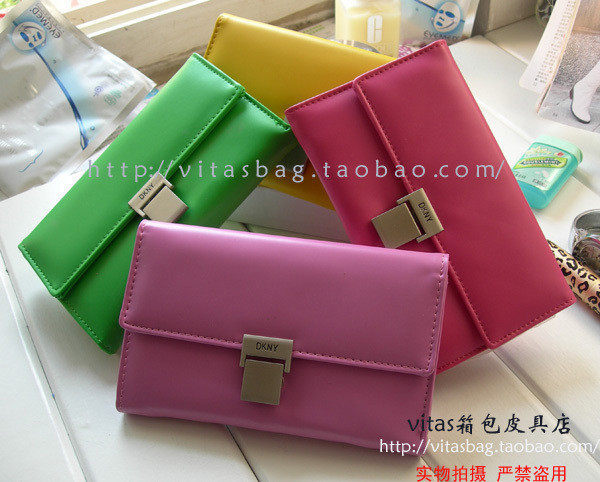 ���ؼ��պ� �ɰ��� DKNY�ǹ�ɫ�г���Ǯ��Ǯ���г��� ��ɫ��ѡ �۸�:28.00