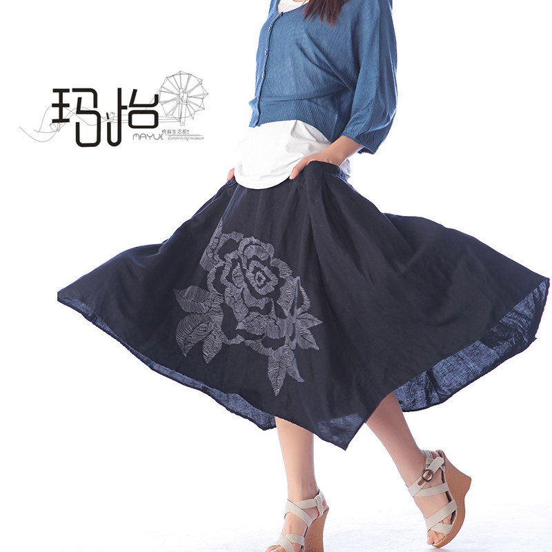 玛怡2012夏季新品上市半身刺绣长裙M12DQ25
