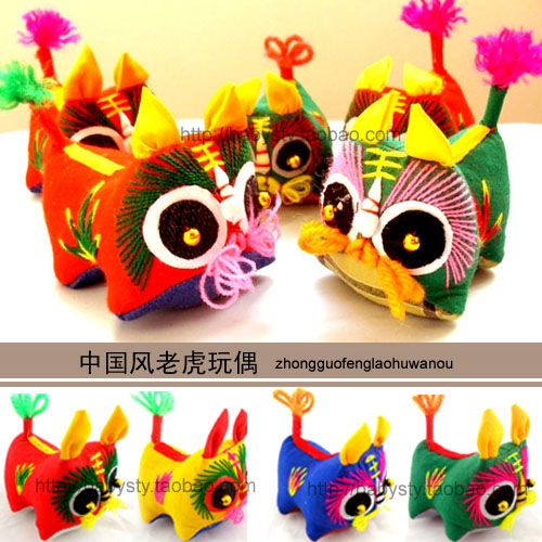 Hand embroidery Cloth tiger China characteristic Nation Small gifts gift Foreigner Handicraft tiger dollin the Arts and crafts , Folk arts and crafts Features , Embroidery category - from Buy2taobao.com to provide professional Taobao agent buy service