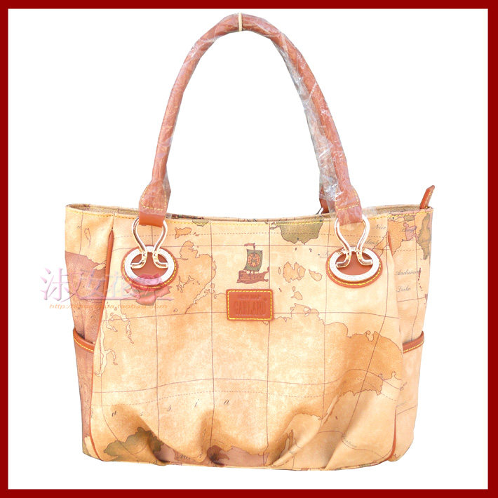 卡兰蒂地图<span class=H>包</span><span class=H>包</span><span class=H>女</span><span class=H>包</span>专柜正品<span class=H>手提</span><span class=H>女</span><span class=H>包</span>2011新款 <span class=H>包</span><span class=H>包</span> 12937-16<span class=H>包</span>邮