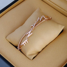 Poco 14K Hong rosa pulsera de oro Chennai carta pulsera brazalete de pequeñas letras dobles perfumadas nunca se desvanecen