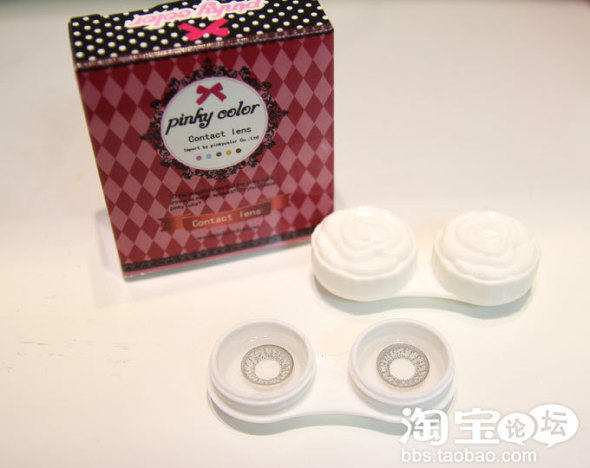 1泵在脸上<em>分</em>点点<em>开</em>(额头、两颊、鼻子、下颚)