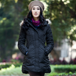 茵曼女装冬装修身连帽真毛领长款羽绒服W9008【原价1290元】 茵曼女装冬装修身连帽真毛领长款羽绒服W9008【原价1290元】