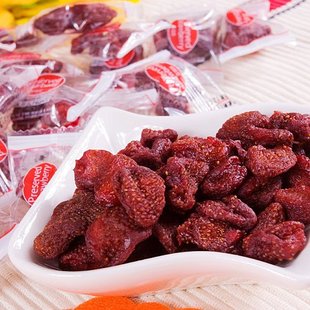  香港优之良品 小包草莓干250克