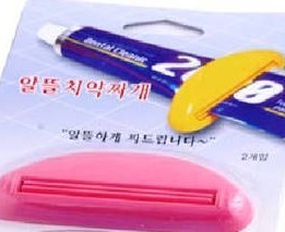 半圆弧形牙膏挤压器/洗面奶挤压器/挤压器/挤压器批发/牙膏挤压器在类目 家庭/个人清洁工具, 卫浴用具/卫浴配件, 挤牙膏器中 - 来自Buy2taobao.com提供专业的淘宝代购服务