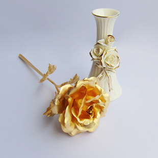 金玫瑰花24k金箔玫瑰花配陶瓷，花瓶送女友老婆，女生情人节生日礼物