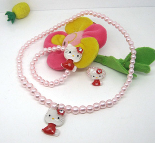  HELLO KITTY 卡通项链儿童珍珠项链 戒指手链项链三件套 新斜座钻