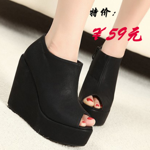  鱼嘴厚底坡跟高跟女靴 短靴及踝靴 百搭款骑士靴新品靴 春秋