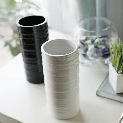 : 摆件 简洁现代家居客厅装饰花瓶 白色黑色花