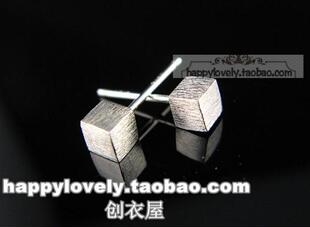  925纯银饰品 男女款简约拉丝立体小方块/菱形耳钉 磨砂3.5mm 正品