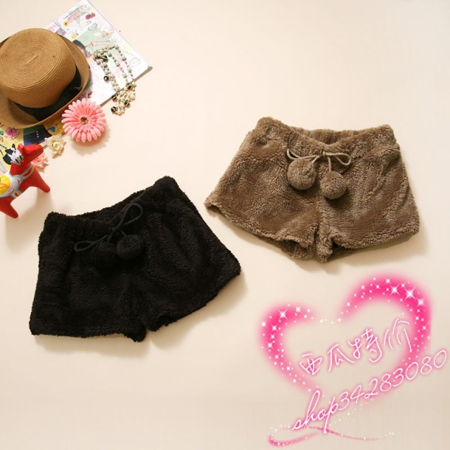羊羔绒球球短裤...